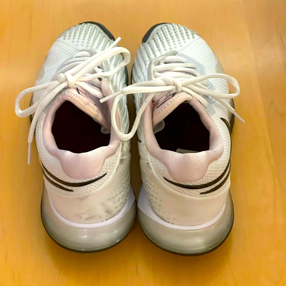 NWOT - NIKE AIR ZOOM VAPOR CAGE 4 HC ATHLETIC SHOES - Picture 3 of 4